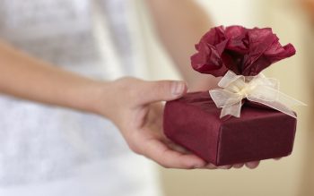 Statt Blumen: Klassische Teil-Wellnessmassage als Geschenkgutschein